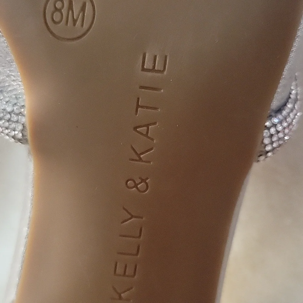 Silver Slippers - Picture 8 of 12